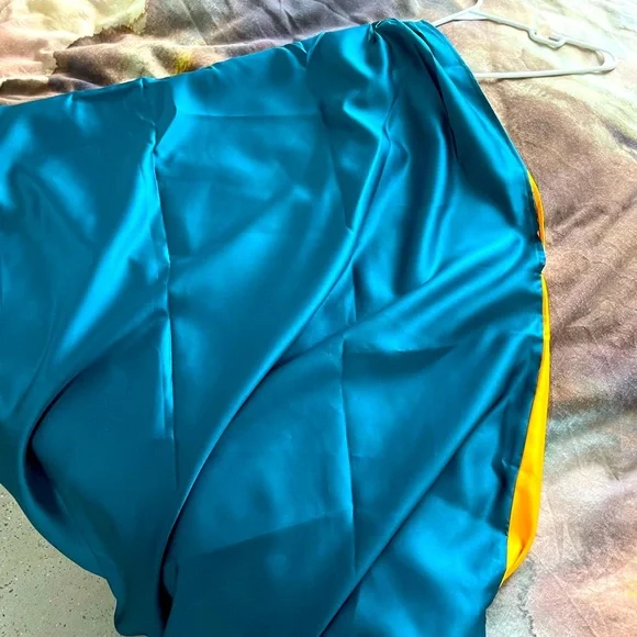 ONE SIZE 2 WAY off shoulder dress sz. 0-18 - Picture 16 of 16